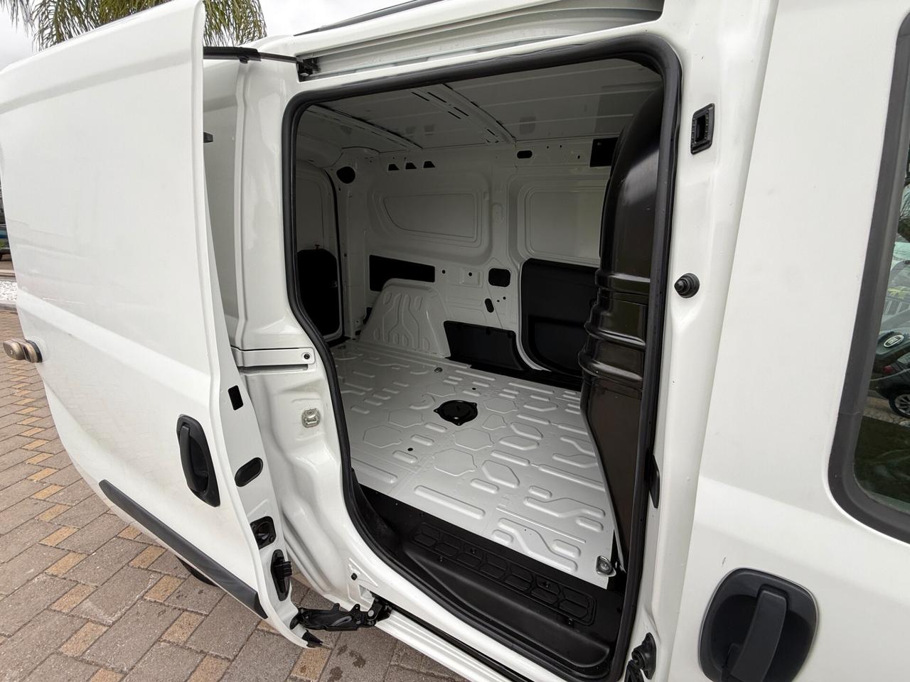 FIAT DOBLO 1.6 MJT 120CV MAXI 3 POSTI NAVI S&S PL-TN Cargo