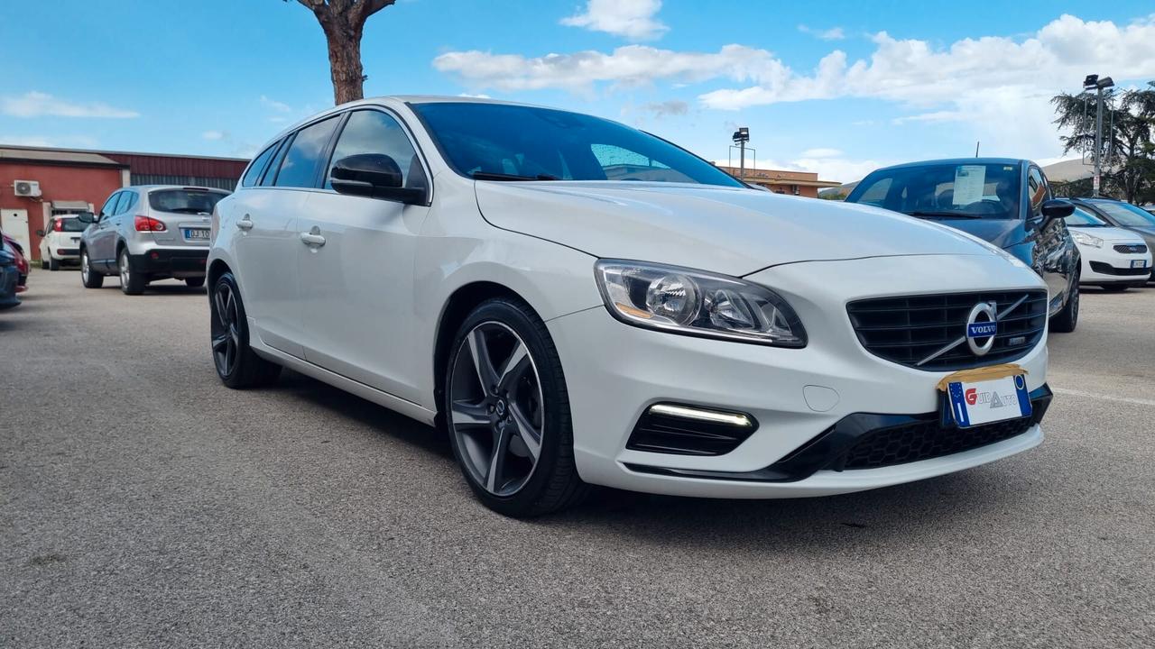 Volvo V60 D4 Geartronic R-design Momentum