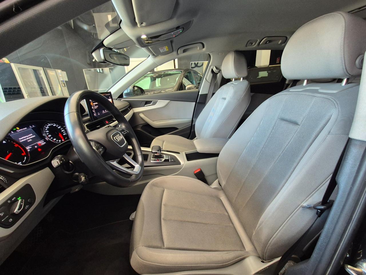 Audi A4 30 TDI/136 CV S tronic Business Advanced