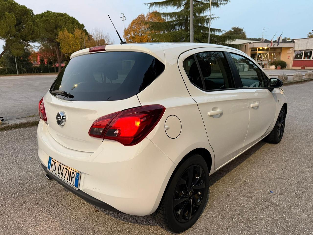 Opel Corsa 1.4 90CV GPL Tech 5 porte Innovation