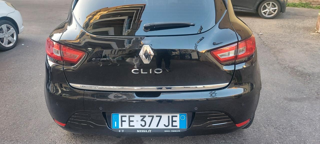 Renault Clio 1.2 75CV INTENSE E6