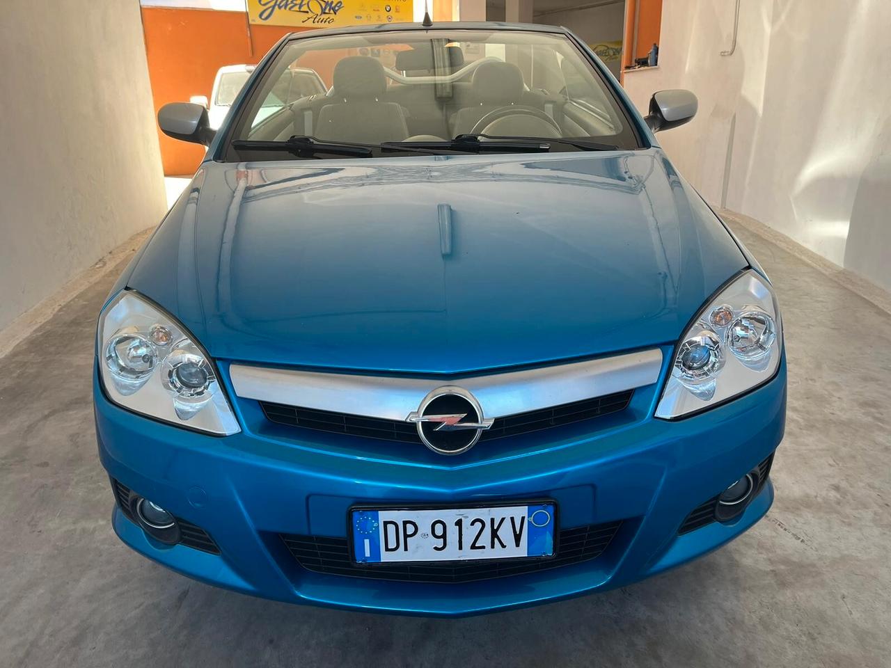 Opel Tigra TwinTop 1.4 16V Sport CABRIO