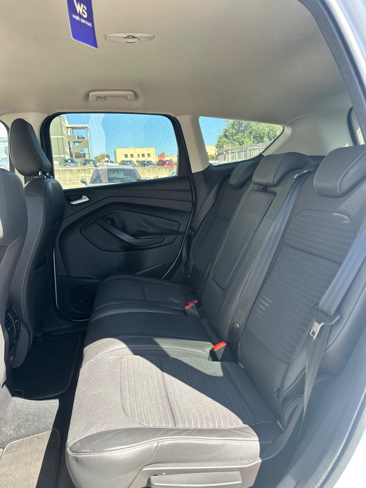 Ford Kuga 1.5 TDCI 120 CV S&S 2WD Business