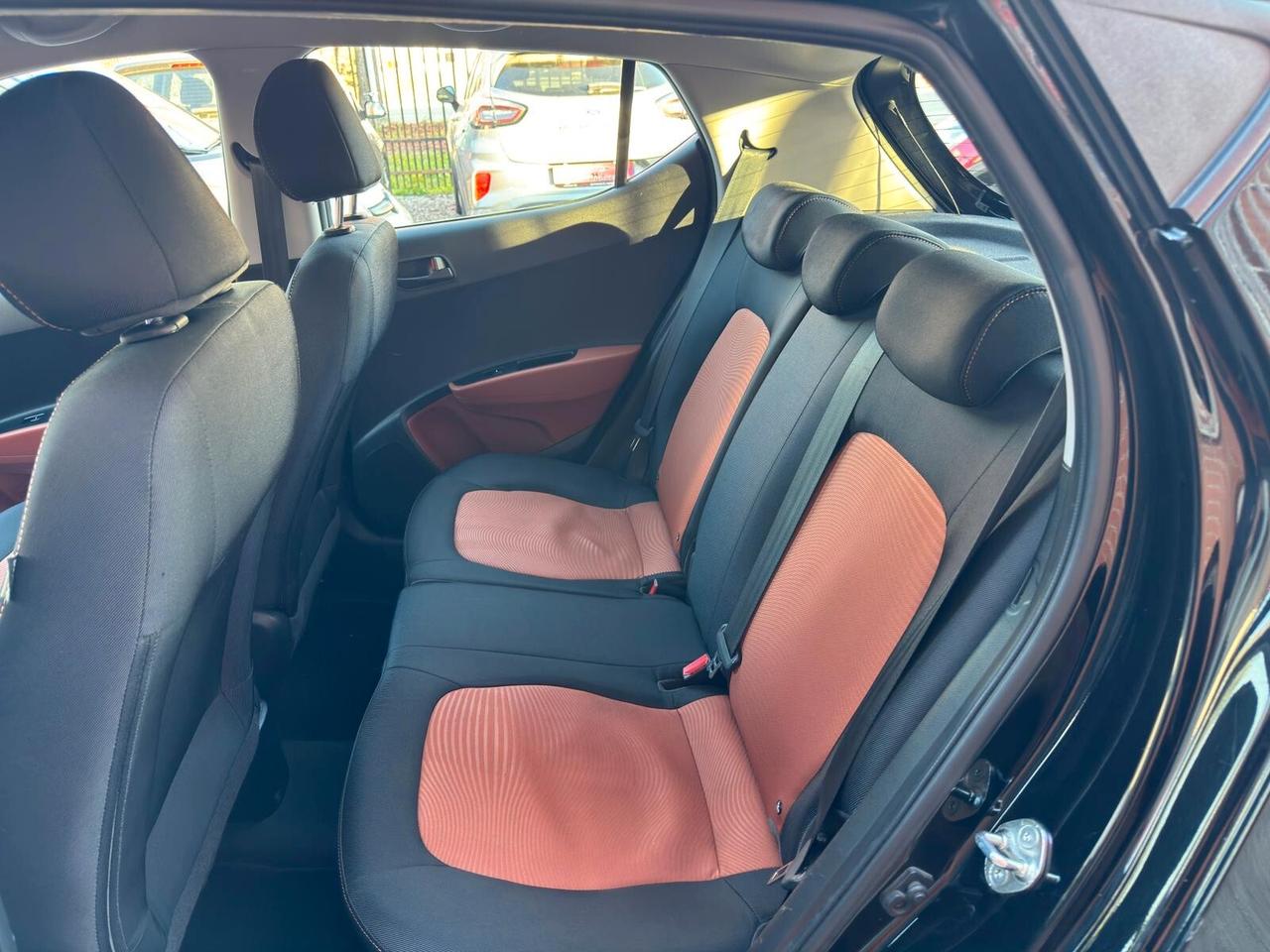 Hyundai i10 1.0 67cv AUTOMATICO Sound Edition