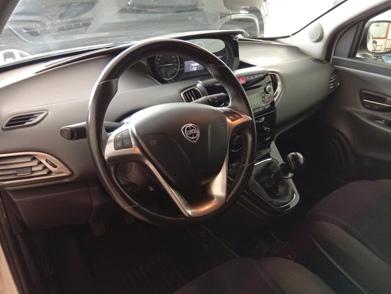 Lancia Ypsilon 1.2 69 CV 5 porte GPL Ecochic 30th Anniversary