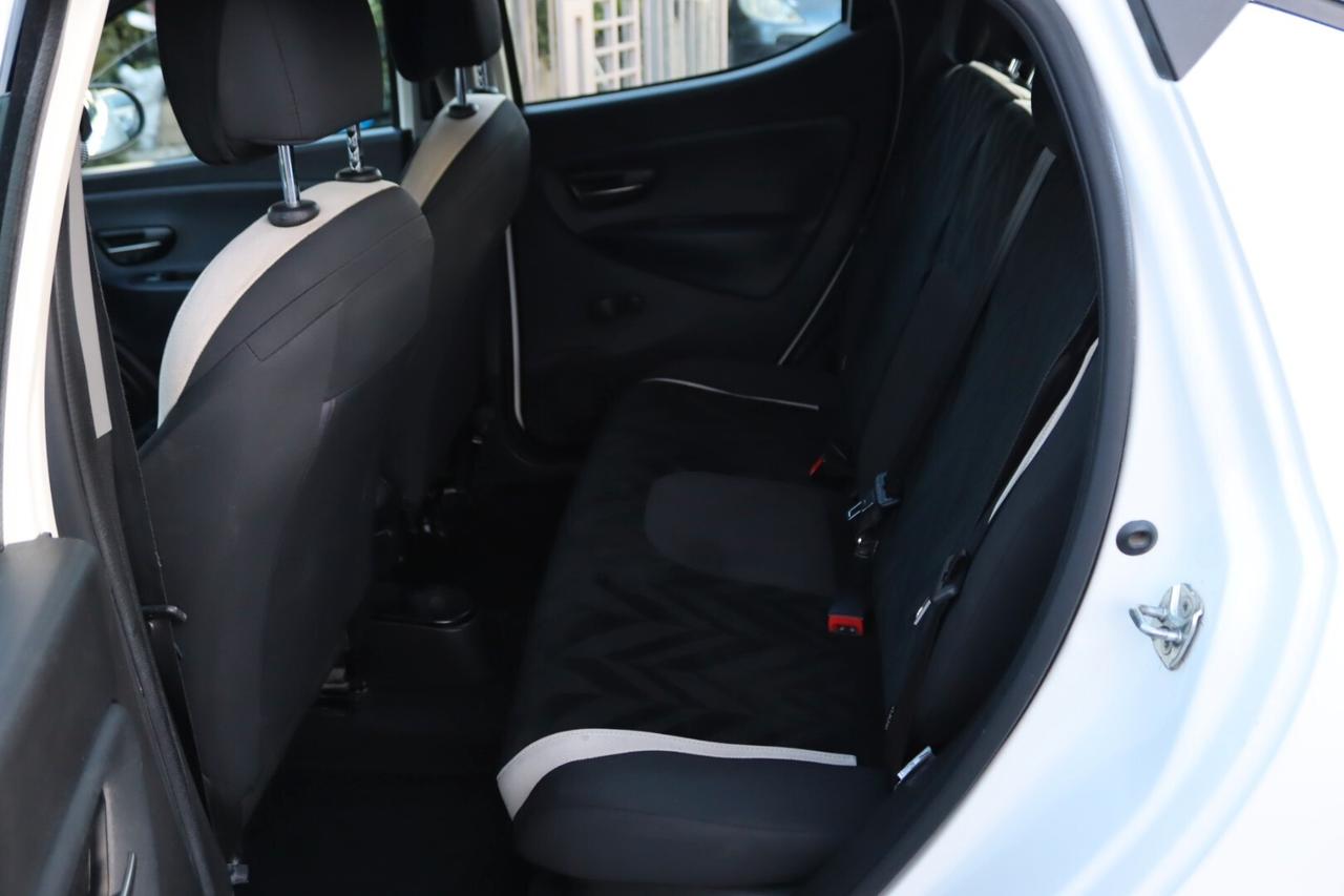 Lancia Ypsilon 1.2 69 CV 5 porte Platinum