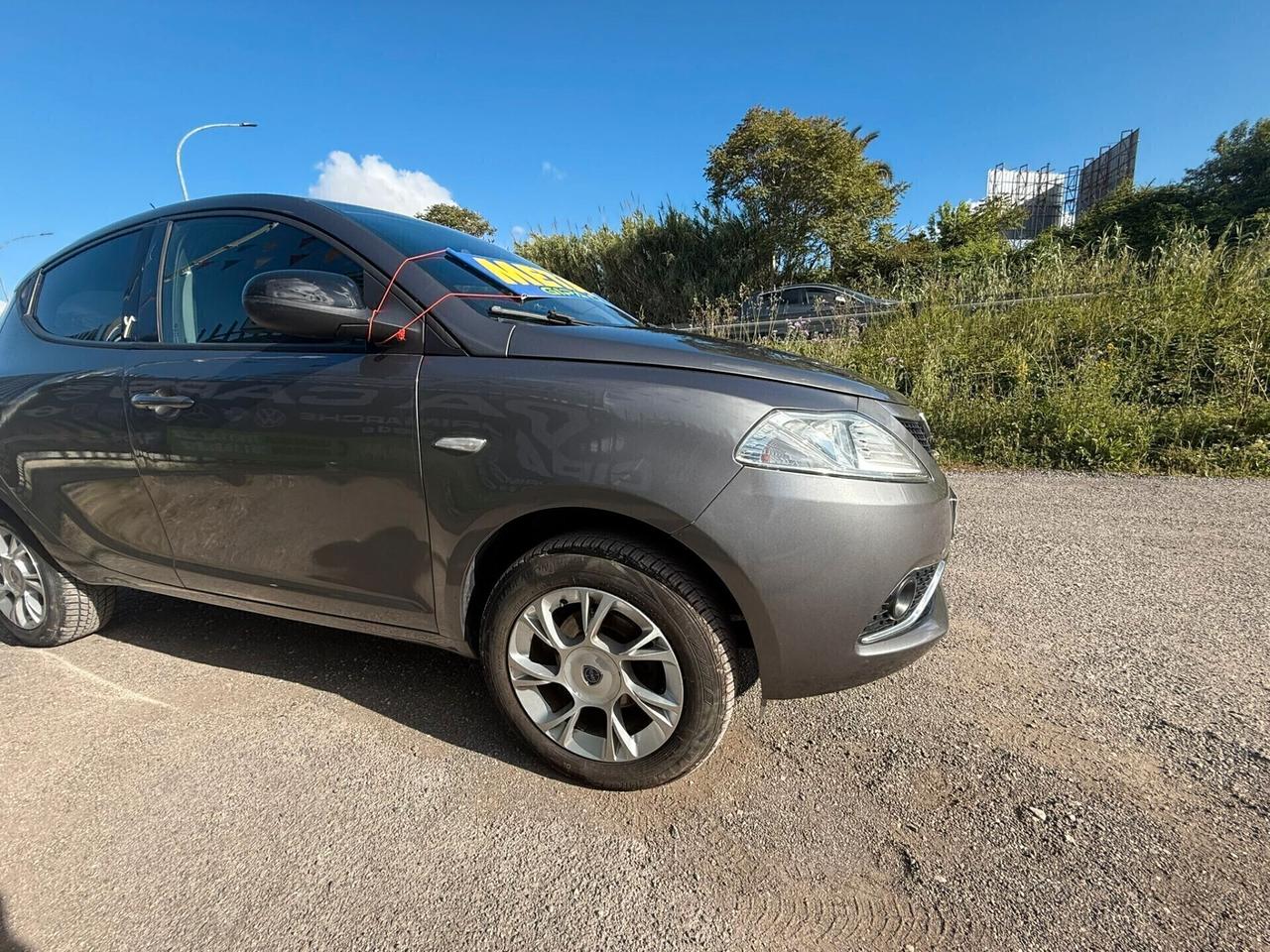 Lancia Ypsilon 0.9 TwinAir 85 CV 5 porte Metano Ecochic Elle