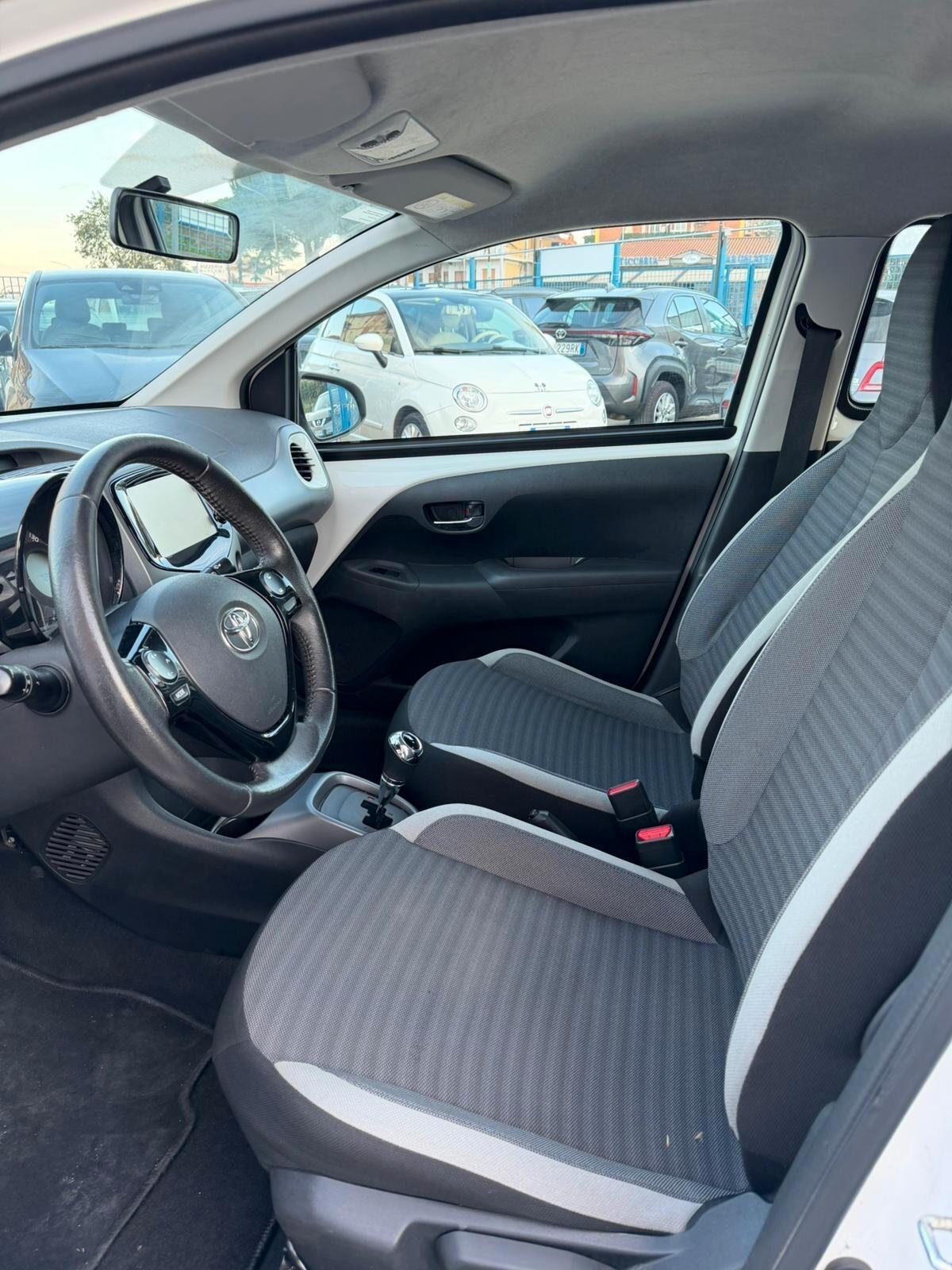 Toyota Aygo 1.0 5 porte **AUTOMATICA**