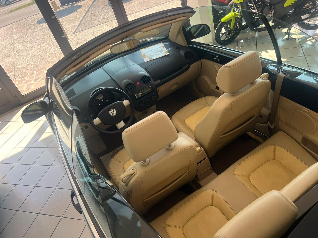 Volkswagen New Beetle 1.6 Cabrio