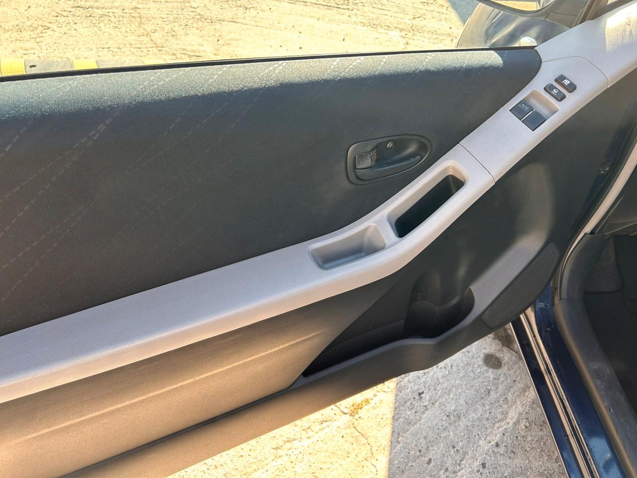 Toyota Yaris 1.0 3 porte