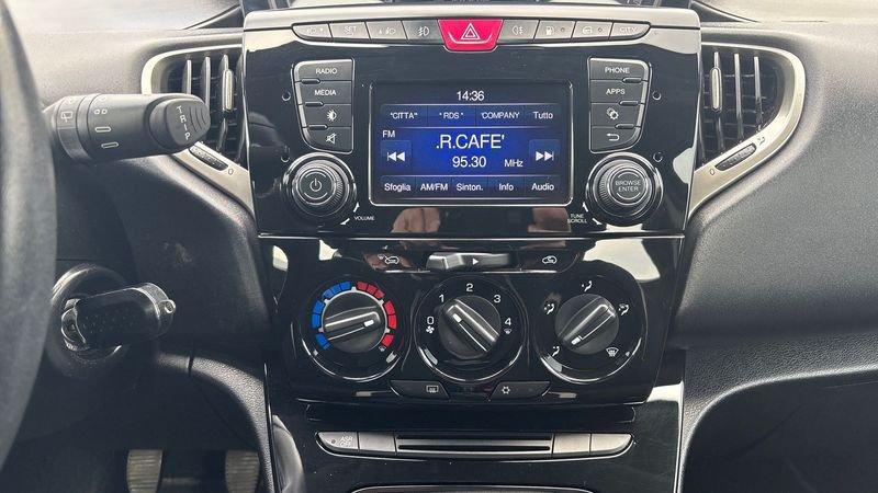 Lancia Ypsilon III 2015 5 Porte 1.2 Ecochic 69cv Gold my16