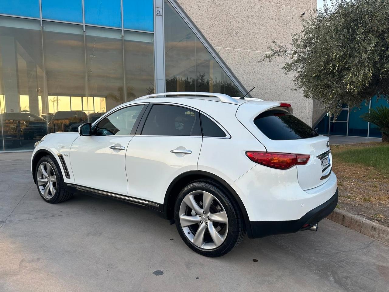 Infiniti QX70 3.0 diesel V6 AT S Premium