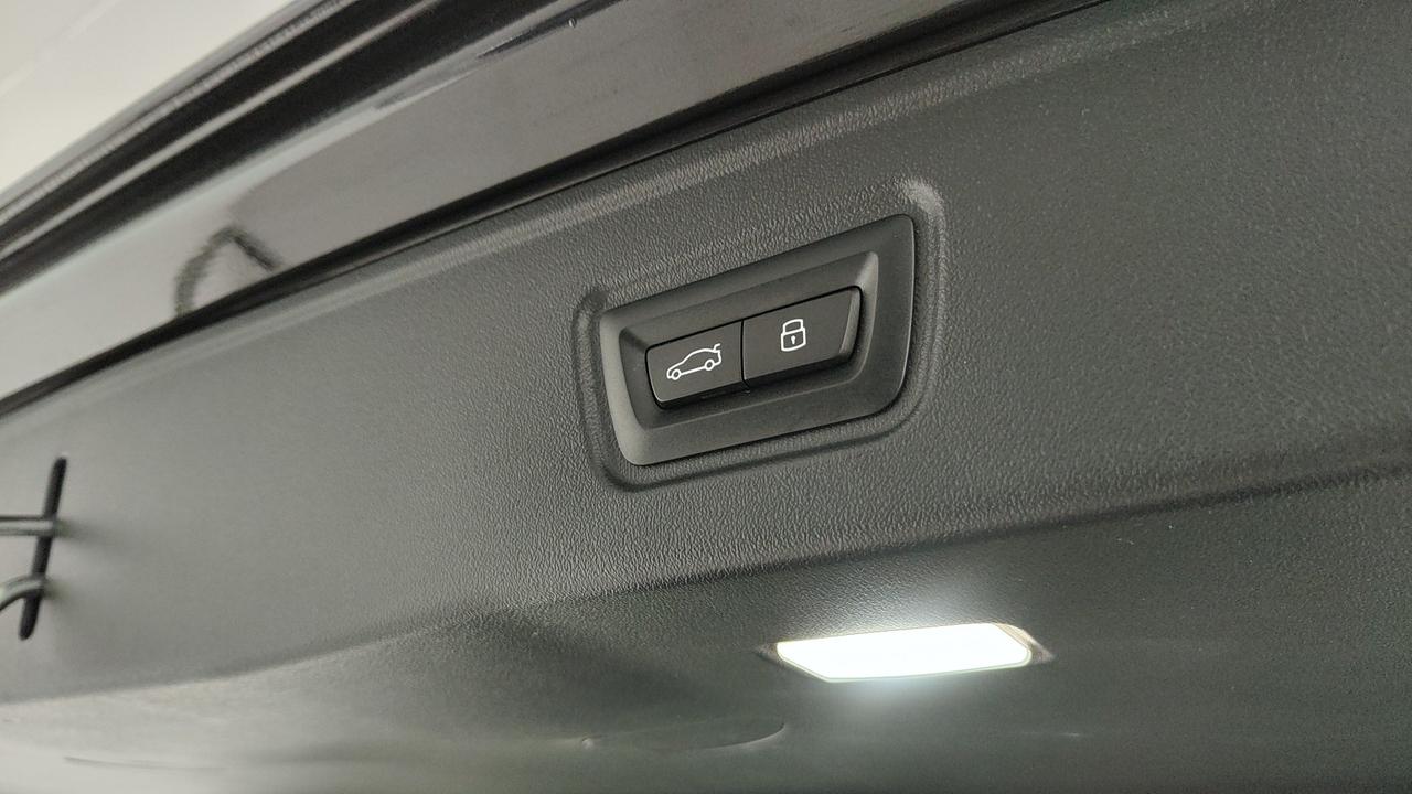 BMW Serie 5 G61 2024 Touring - 520d Touring 48V xdrive MSport Pro auto