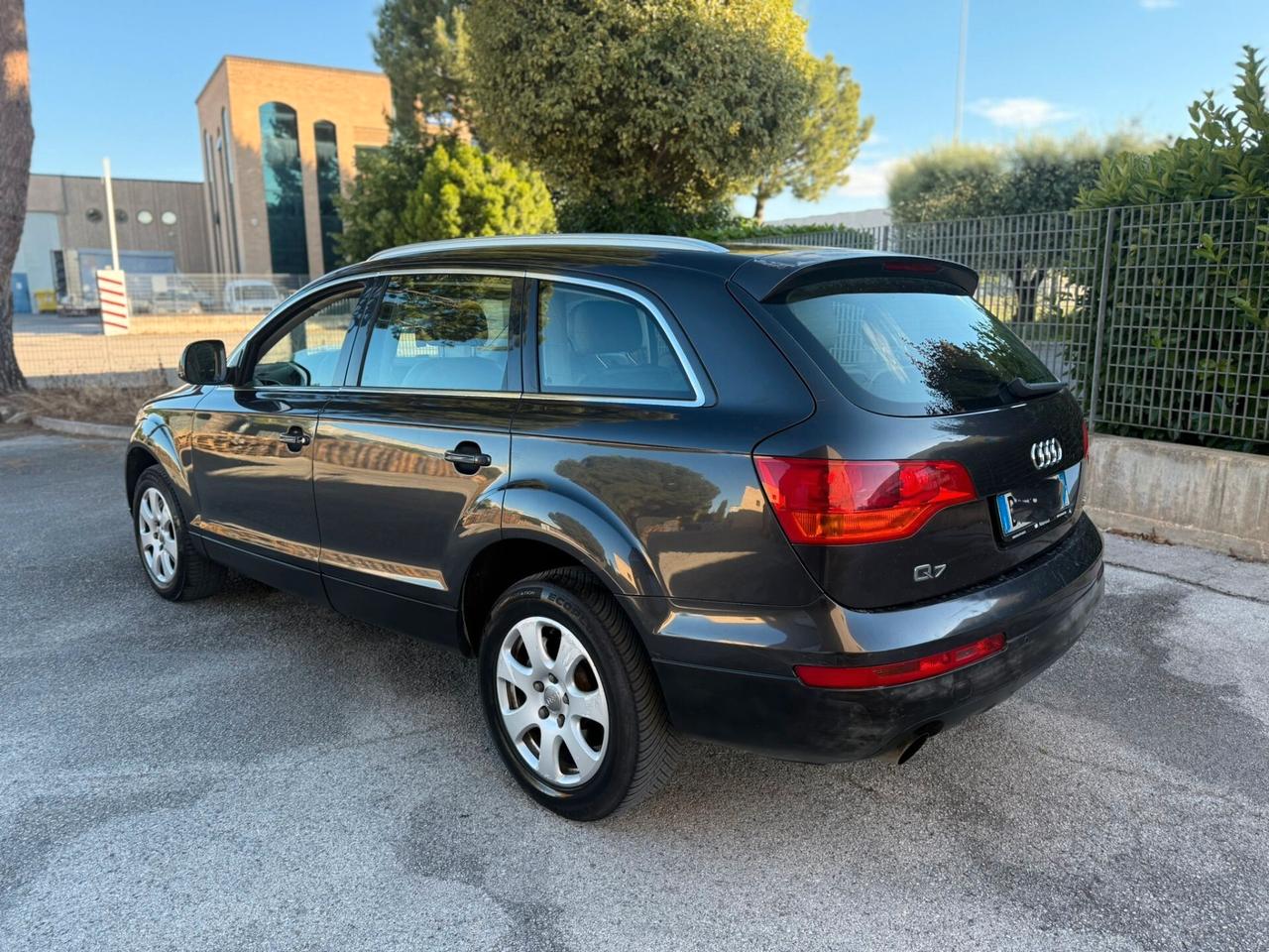 AUDI Q7 3.0 TDI 7 POS. 2008 12 MESI DI GARANZIA