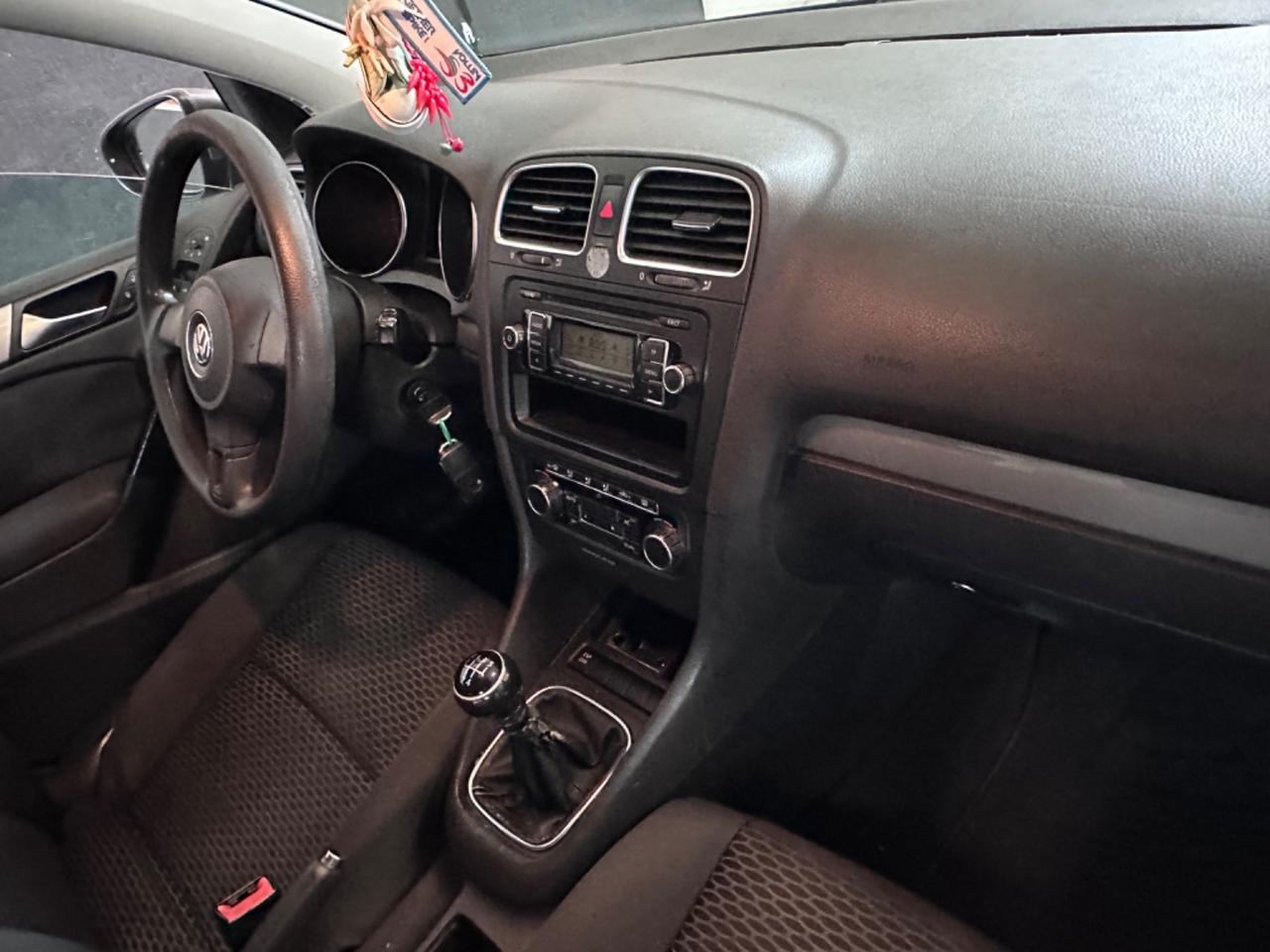 Volkswagen Golf 1.6 5p. Trendline BiFuel