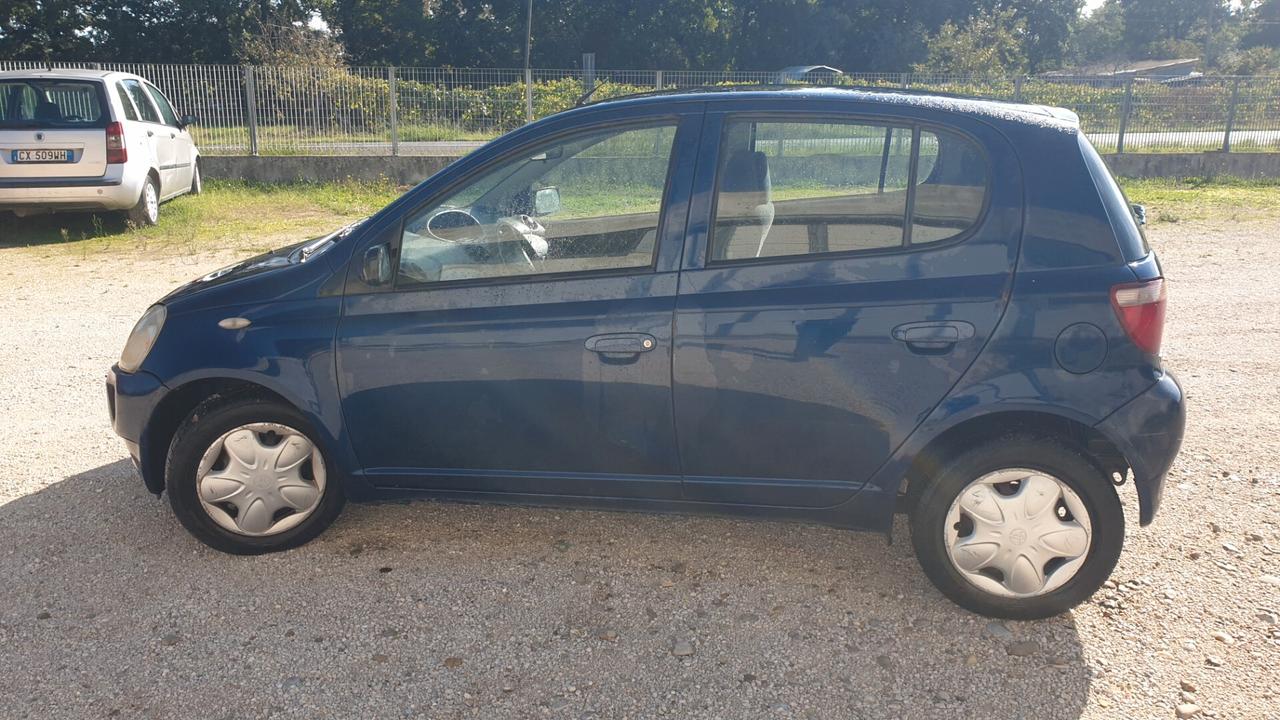 Toyota Yaris 1.0i 16V cat 5 porte 60cv