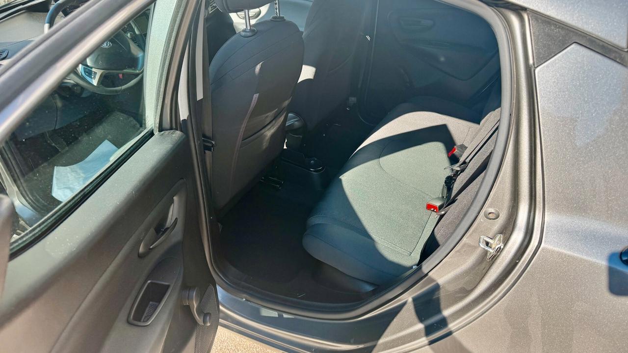 Lancia Ypsilon 1.2 69 CV 5 porte S&S Gold