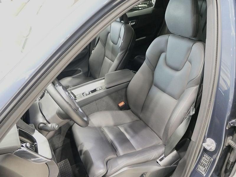Volvo XC60 XC60 2.0 b4 Plus Dark awd auto