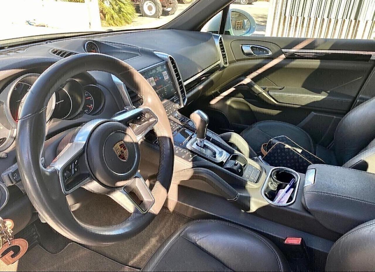 Porsche Cayenne 3.0 Diesel Platinum Edition cv 250