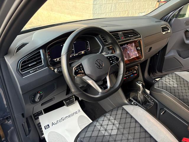 VOLKSWAGEN Tiguan 2.0 TDI 150 CV SCR DSG R-Line LUCI AMBIENTE