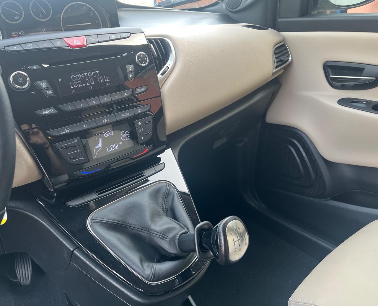 Lancia Ypsilon1.2 69CV Platinum-solo 32000Km-