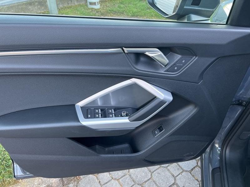 Audi Q3 SPB 35 TDI S tronic Business Plus