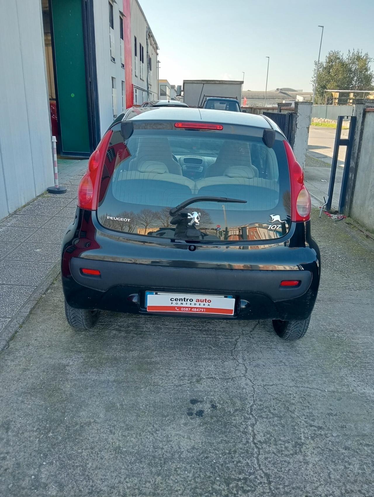 Peugeot 107 1.0 68CV 3p. Sweet Years