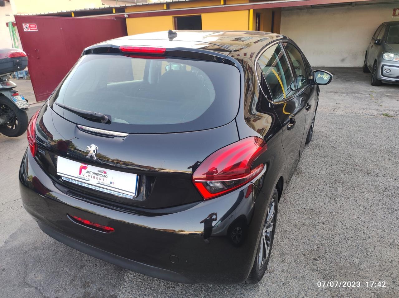 Peugeot 208 PureTech Turbo 110 EAT6 S&S 5 porte Allure