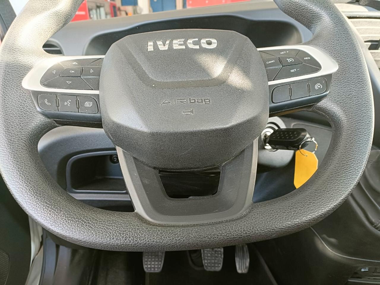 Iveco Daily RIBALTABILE TRILATERALE