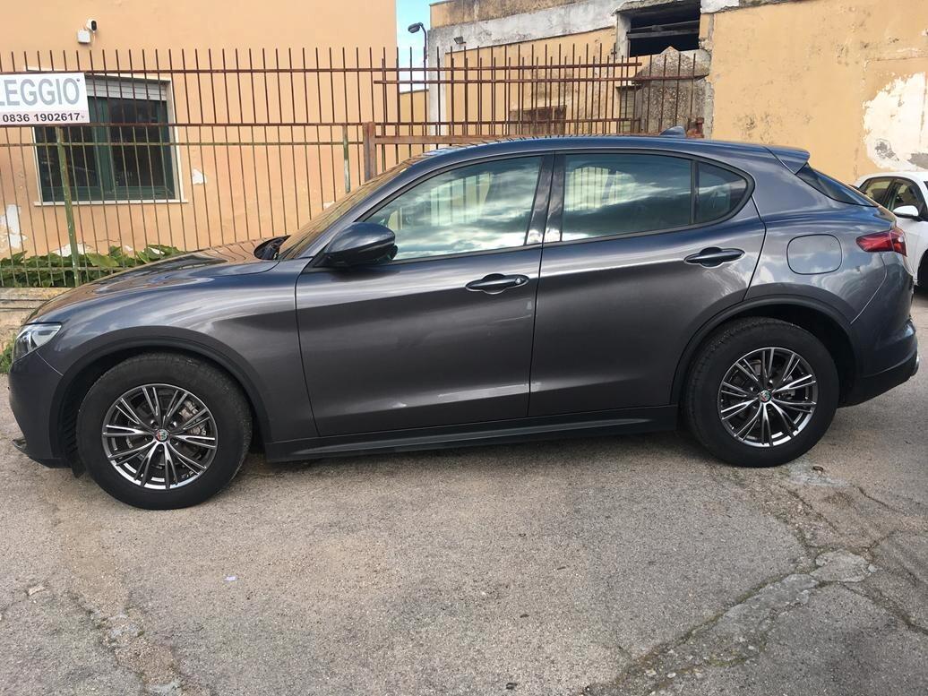 Alfa Romeo Stelvio 2.2 Turbodiesel 180 CV AT8 RWD Executive