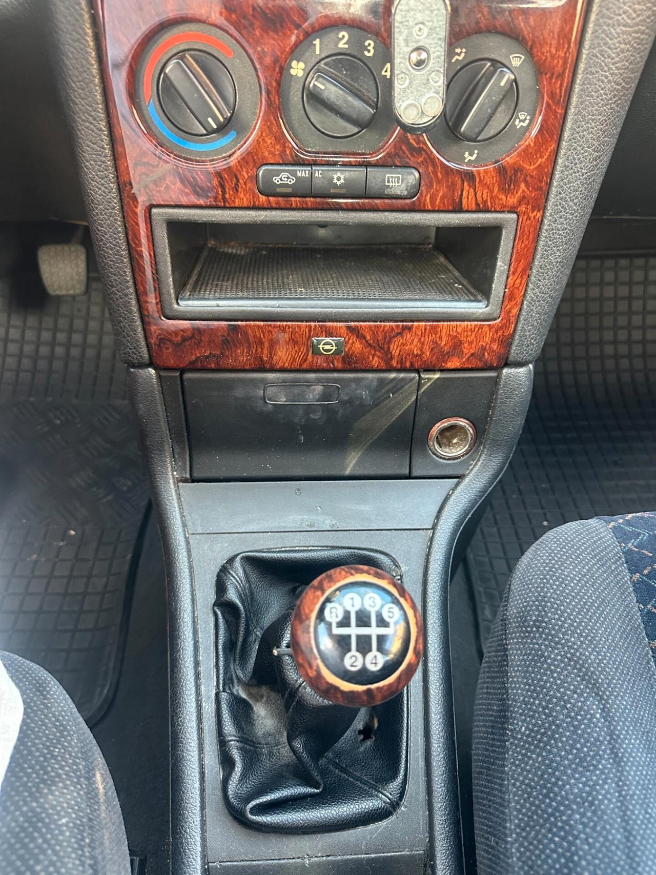 Opel Astra EURO 4