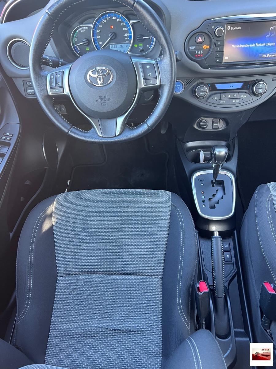 TOYOTA - Yaris - 1.5 Hybrid 5p. Trend "Red Edition"