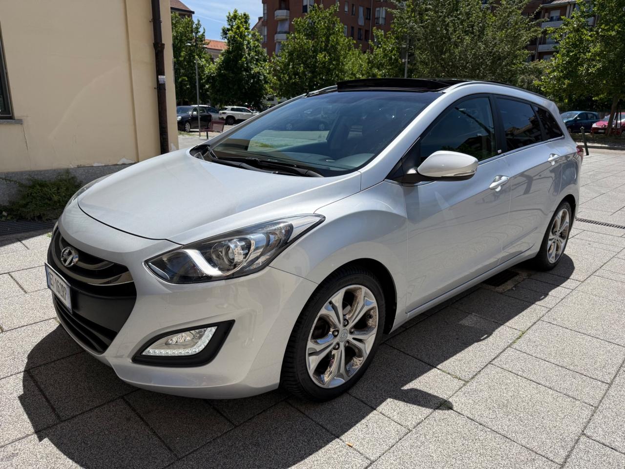 Hyundai i30 Wagon 1.6 CRDi 128 CV Style TETTO APRIBILE
