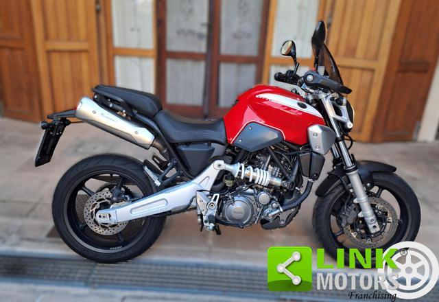 YAMAHA MT-03 .