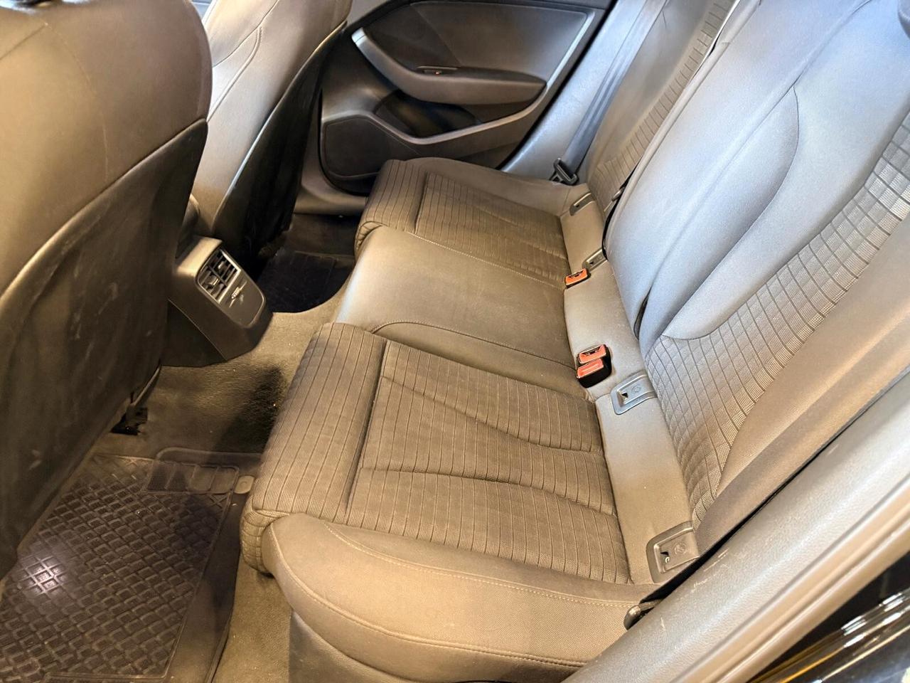 Audi A3 SPB CON TETTO 1.6 TDI S-Line