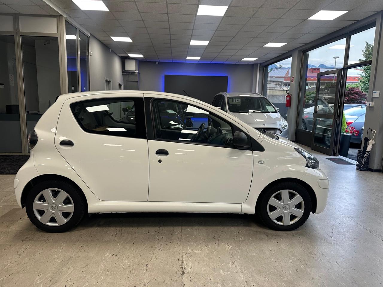 Toyota Aygo 1.0 12V VVT-i 5 porte Deep Ocean Connect