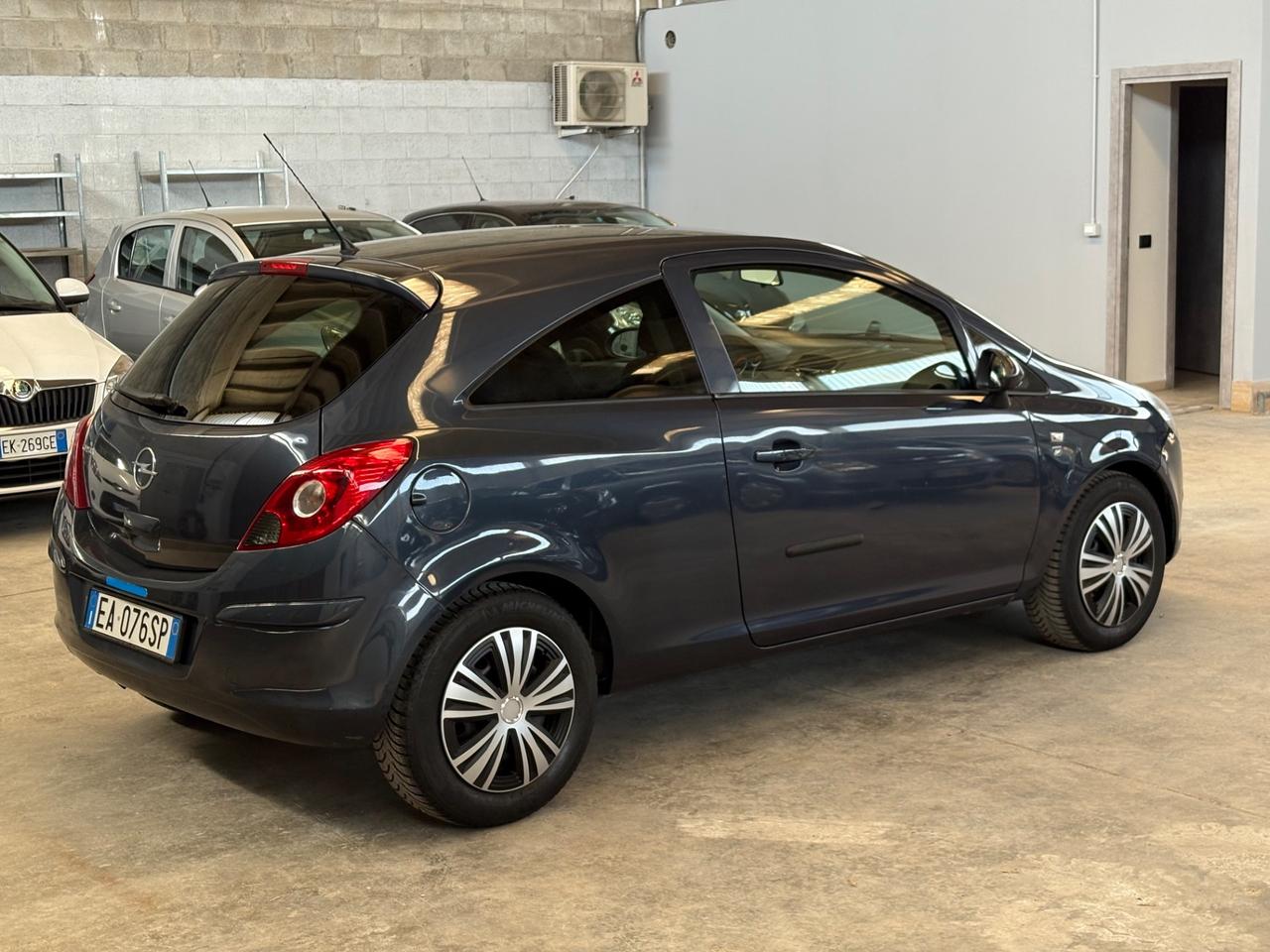 Opel Corsa 1.2 3 porte Sport