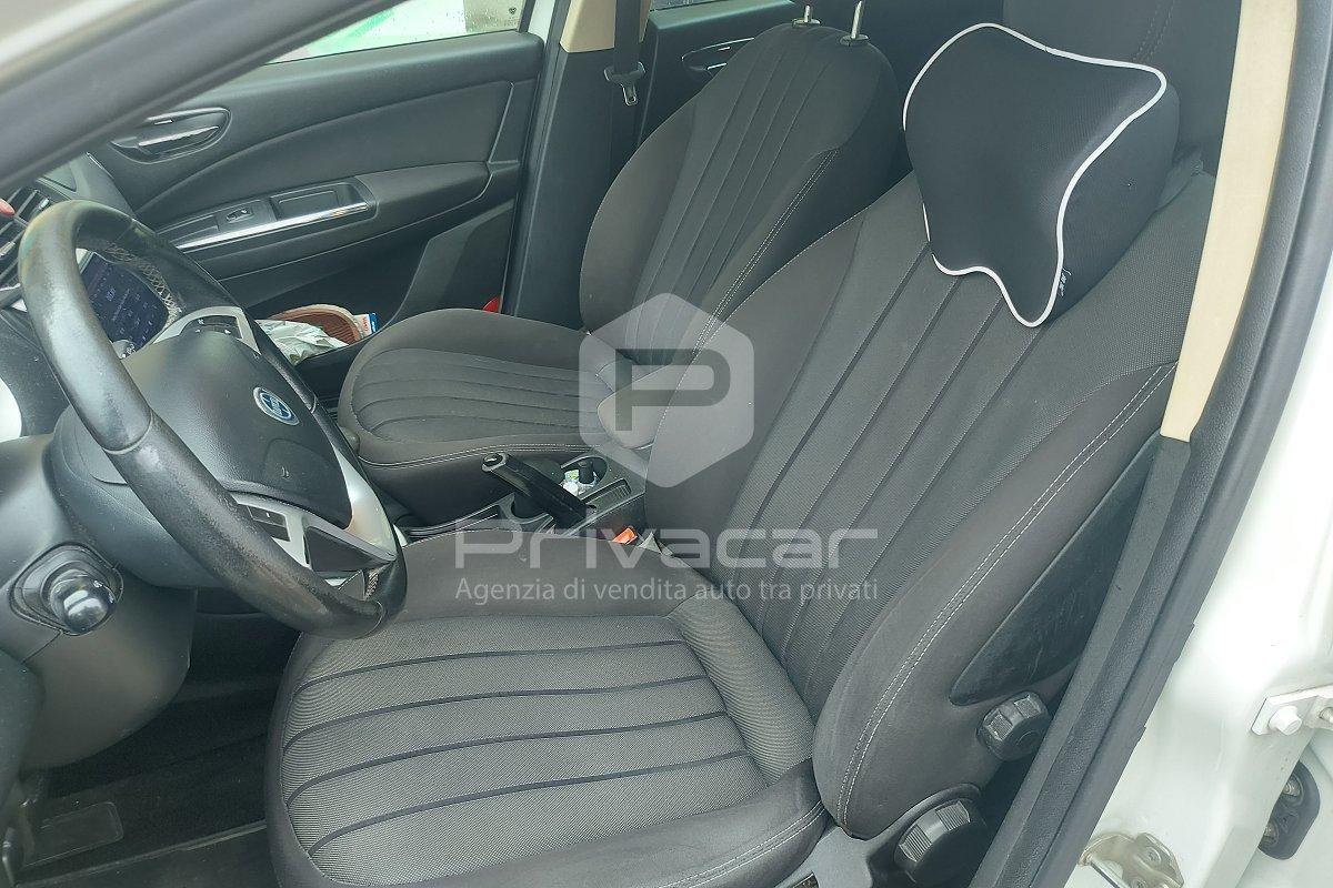 LANCIA Delta 1.6 MJT DPF Silver