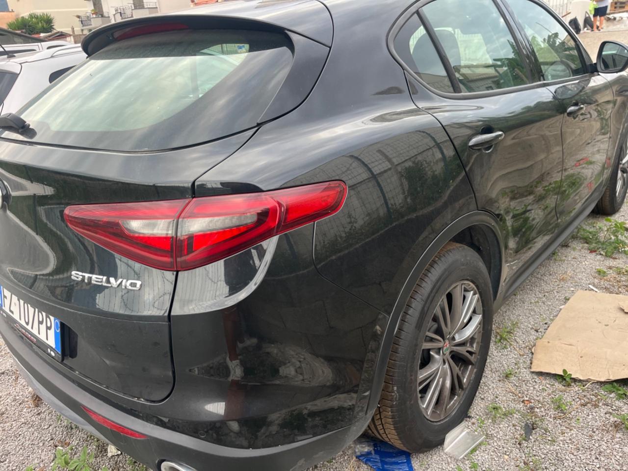 Alfa Romeo Stelvio 2.2 Turbodiesel 210 CV AT8 Q4 Business
