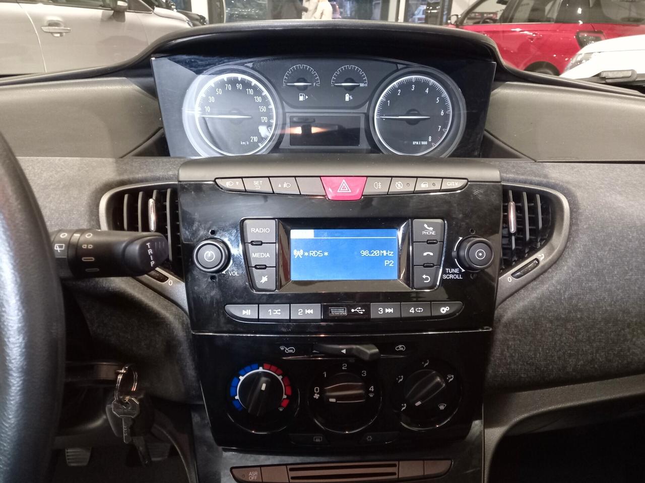 Lancia Ypsilon 1.0 FireFly 5 porte S&S Hybrid Ecochic Gold