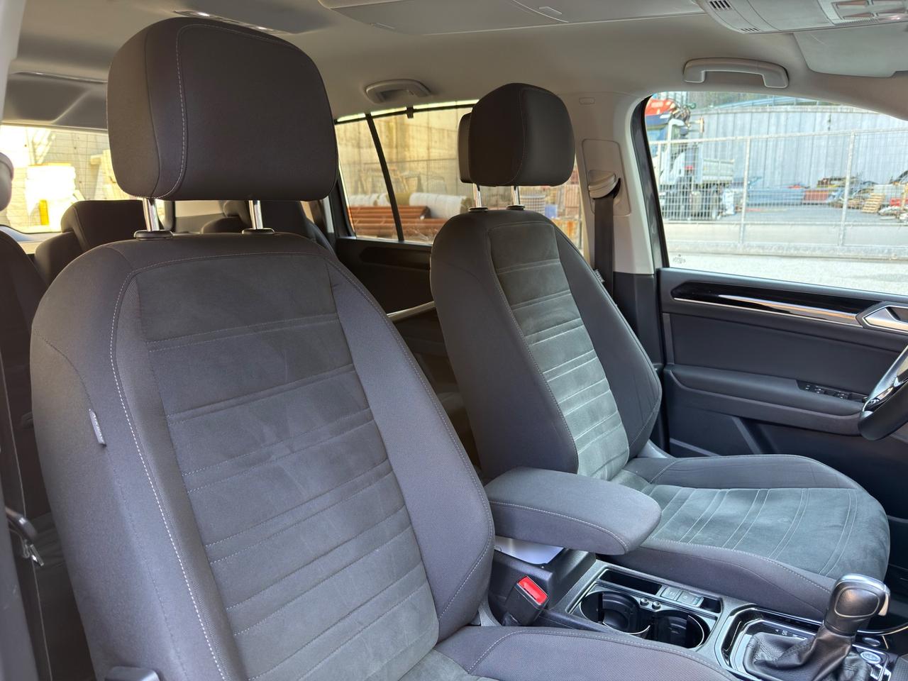 VOLKSWAGEN TOURAN 2.0 TDI 150cv DSG UN PROPRIETARIO