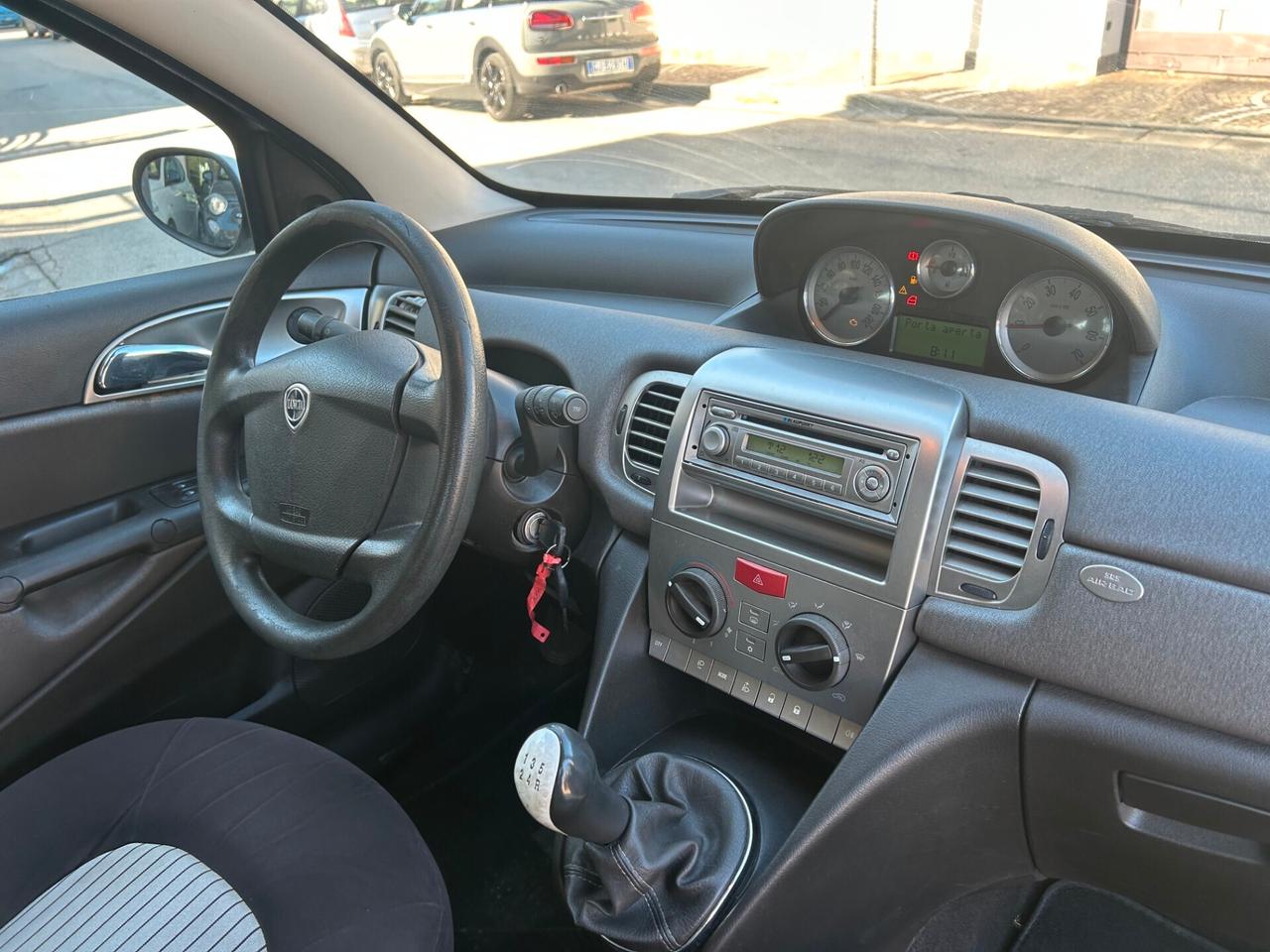 Lancia Ypsilon 1.3 MJT 75 CV Argento