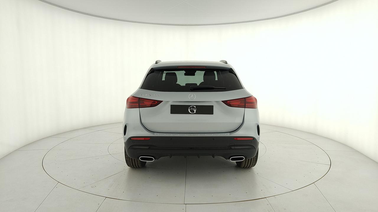 Mercedes-Benz GLA 200 d automatic
