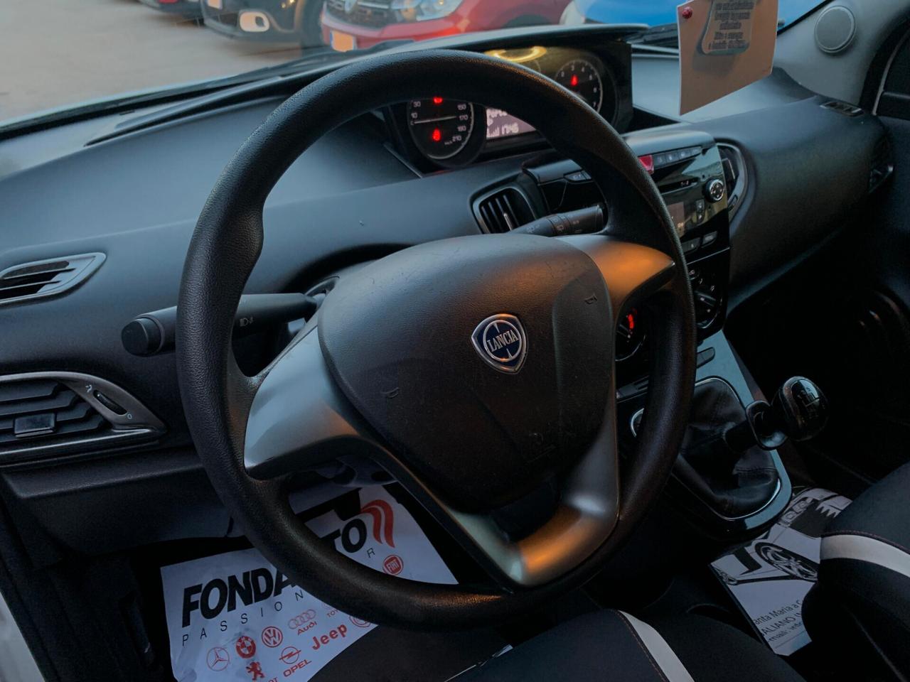 Lancia Ypsilon 0.9 TwinAir 85 CV 5 porte Metano Ecochic Gold