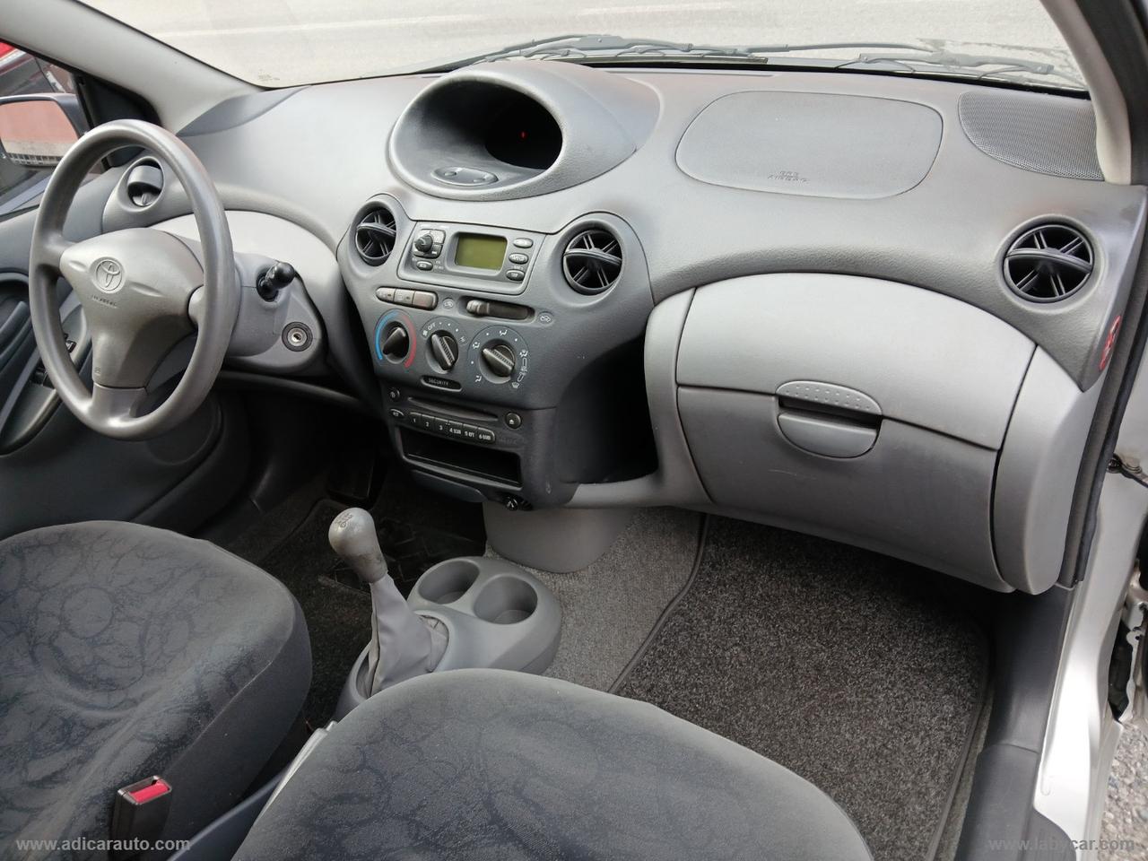 TOYOTA Yaris 1.0 16V 5p. Sol