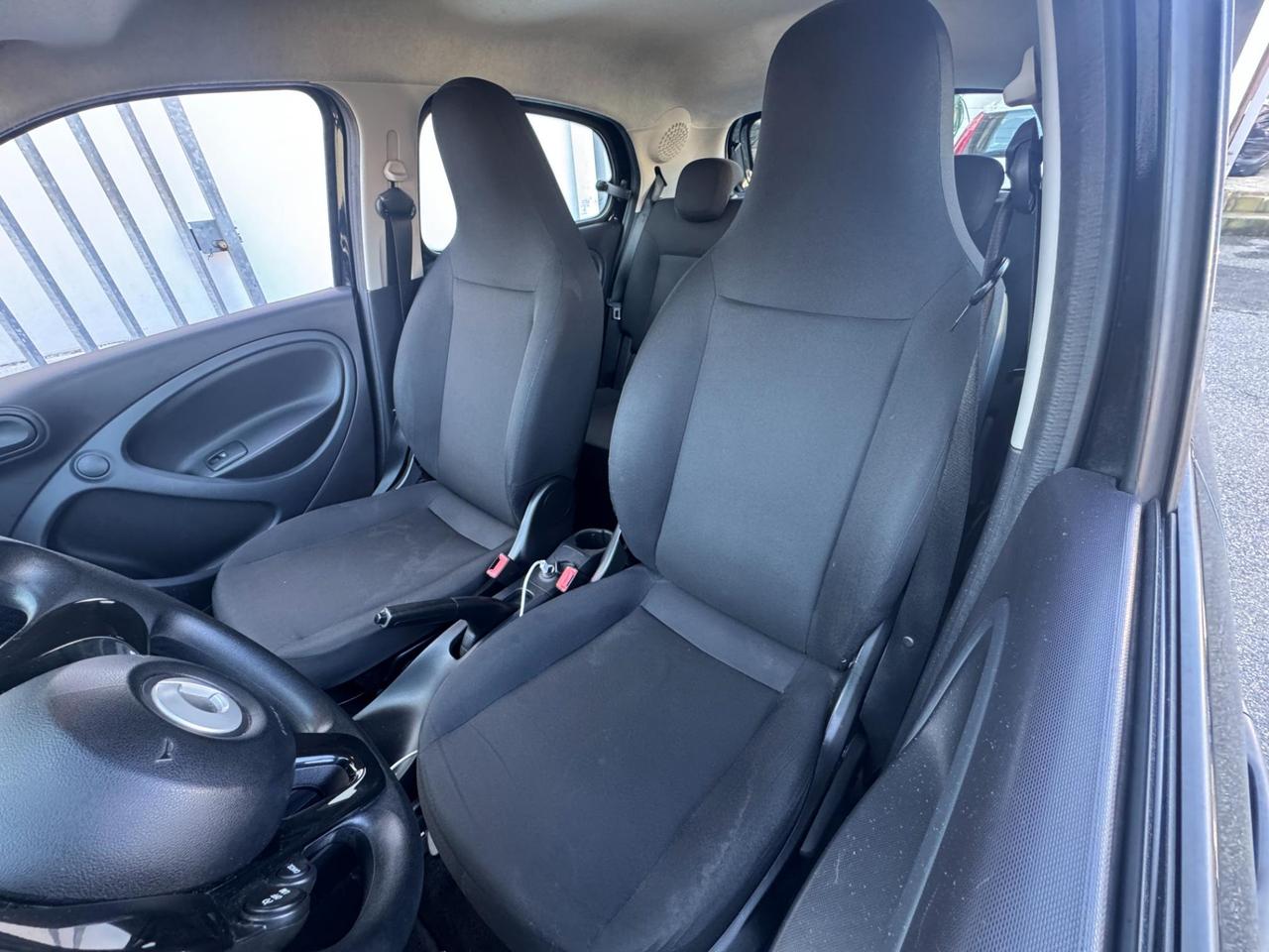 Smart forfour 1.0 Youngster 71cv twinamic **NEOPATENTATI**