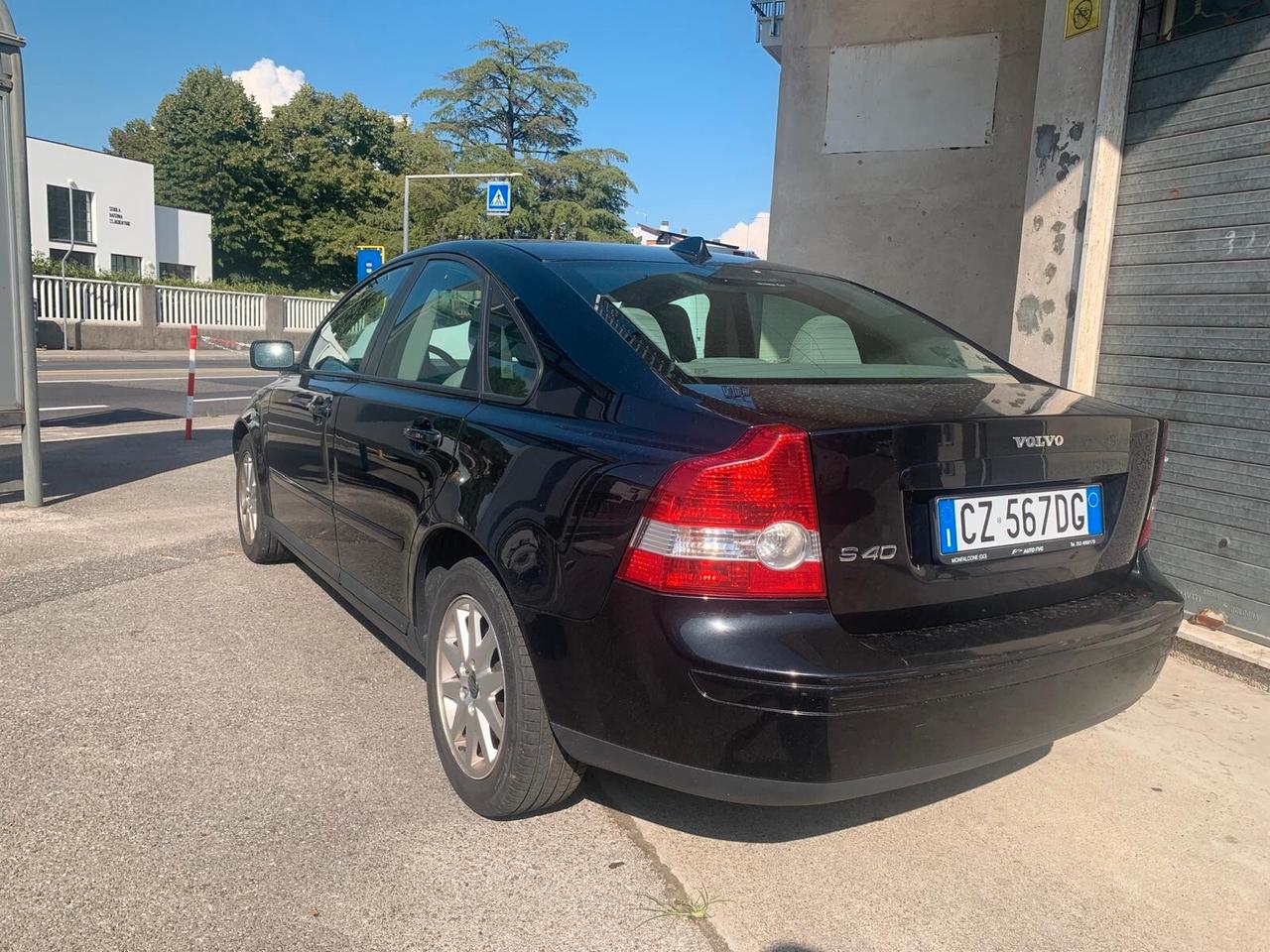 Volvo S40 2.4i 20V 140CV Summum Autom. Neopat.