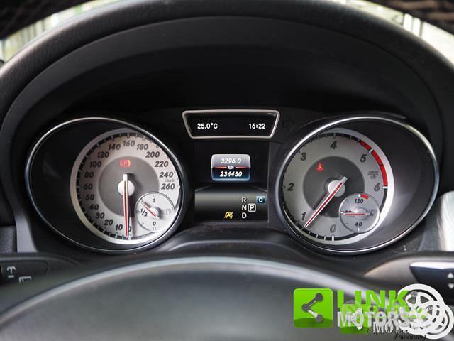 MERCEDES-BENZ GLA 200 d Automatic 4Matic Premium
