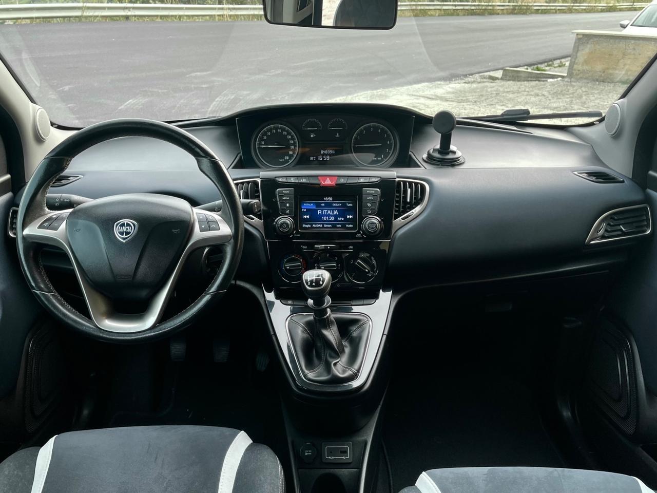 Lancia Ypsilon 1.2 69 CV 5 porte Mya