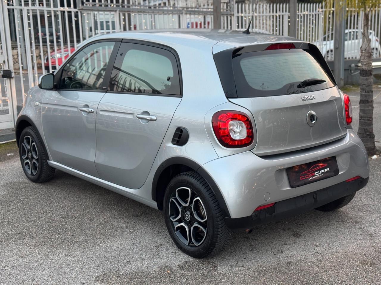 Smart ForFour 70 1.0 twinamic Prime LED PELLE